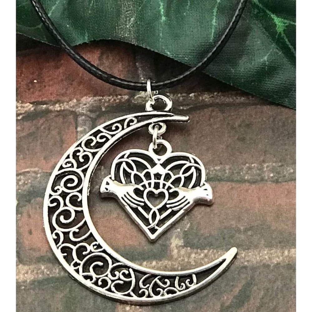 Crescent Moon Filigree Celtic Irish Heart Claddagh
